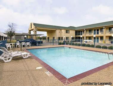 Super 8 By Wyndham Arlington East Hotel Eksteriør billede
